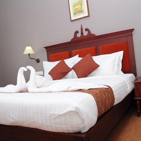 Vijayapark Hotel Kaduturutti エクステリア 写真
