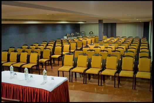 Vijayapark Hotel Kaduturutti エクステリア 写真