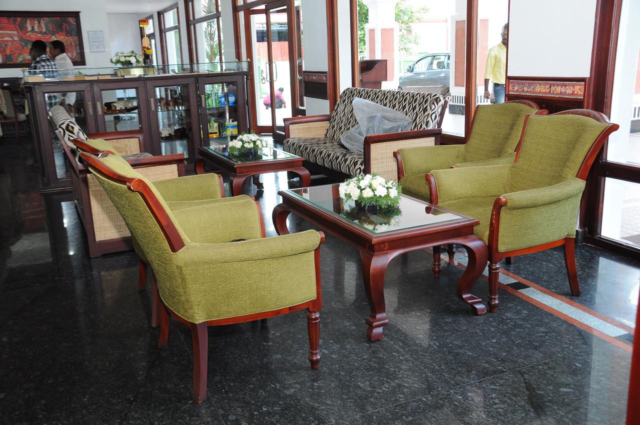 Vijayapark Hotel Kaduturutti エクステリア 写真